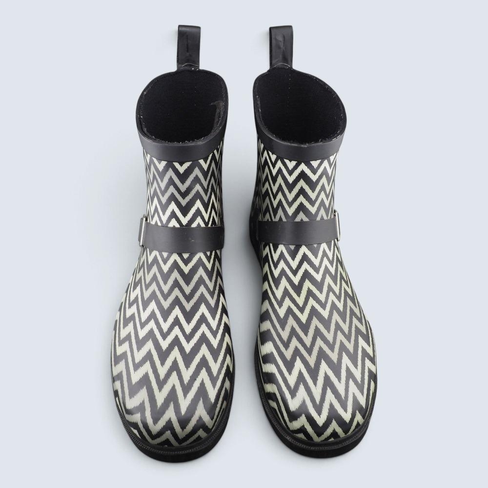 Capelli New York Womens Size 10 Black White Chevron Ankle Rain Boots Zig Zag